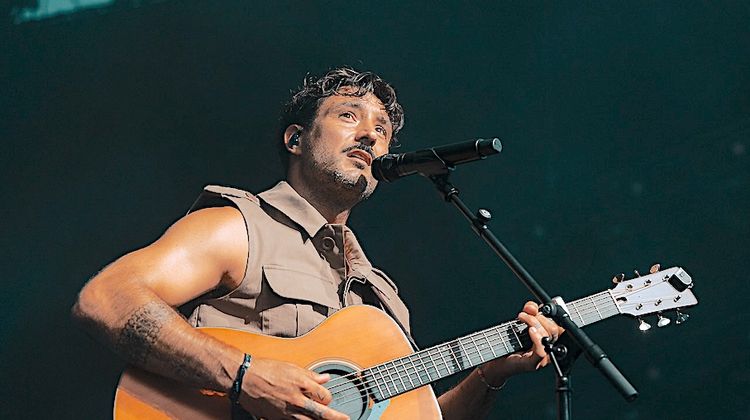 ATOUT CŒURS - Jérémy Frerot, Luiza et Léonie à Benquet
